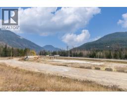 5487 Prosh Frontage Road, Malakwa, BC V0E2J0 Photo 7