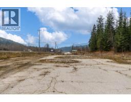 5487 Prosh Frontage Road, Malakwa, BC V0E2J0 Photo 6