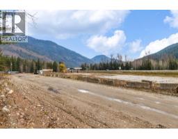5487 Prosh Frontage Road, Malakwa, BC V0E2J0 Photo 9