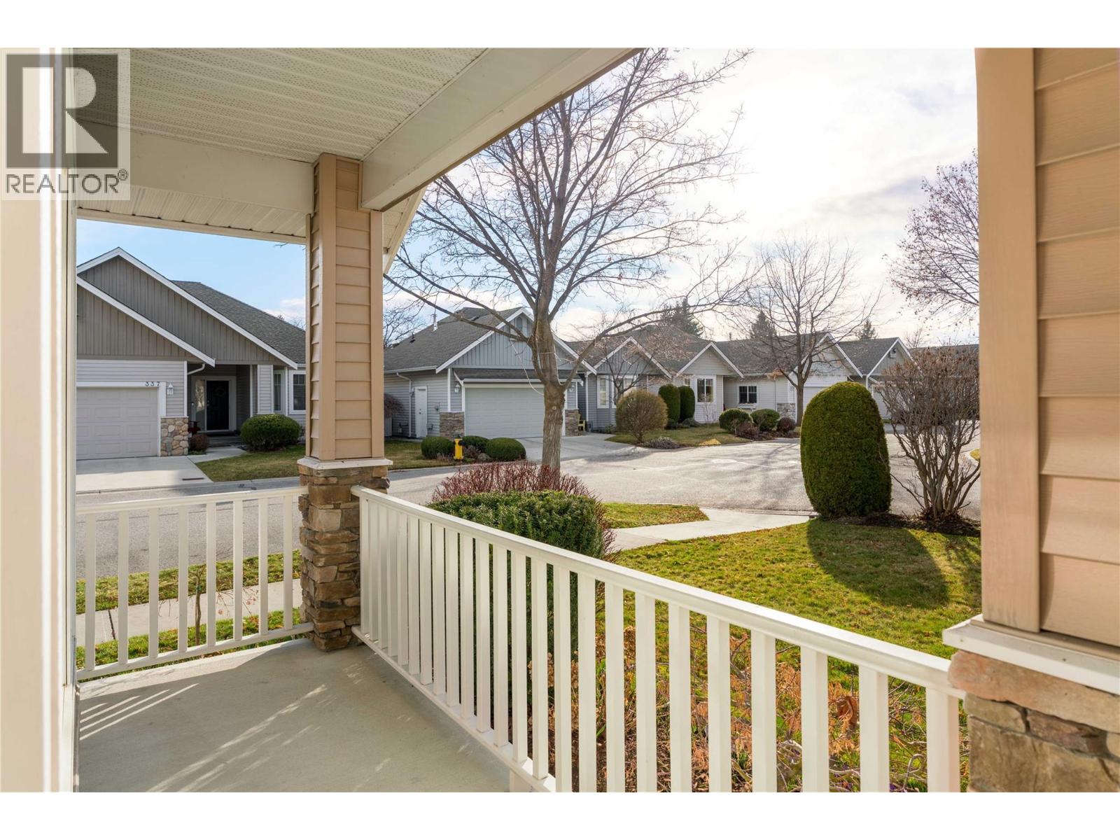 215 665 Cook Road, Kelowna