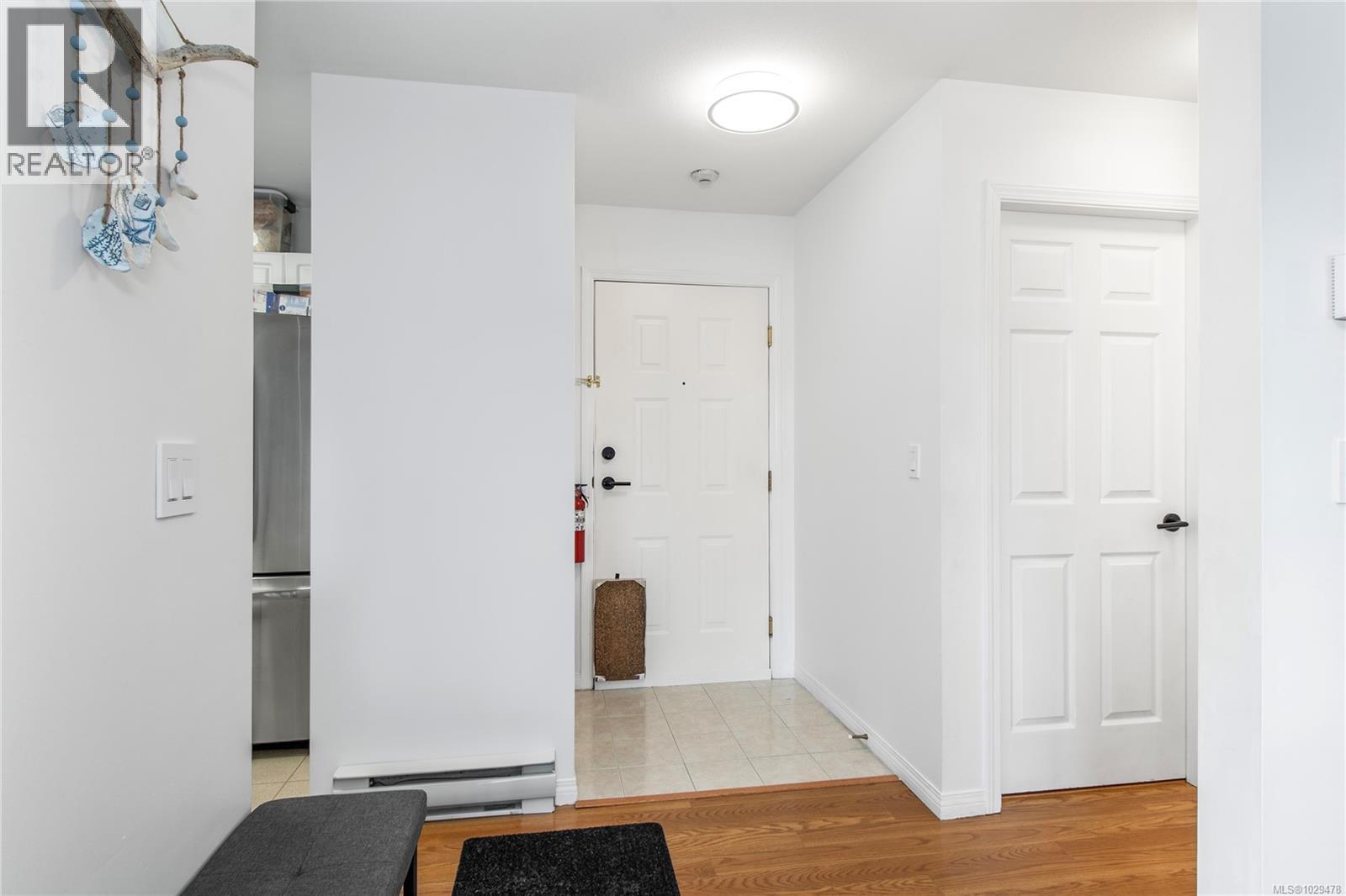 #202 2525 FITZGERALD AVE - 18