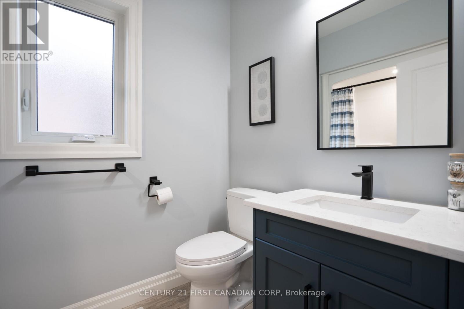 #19 159 COLLINS WAY - 8