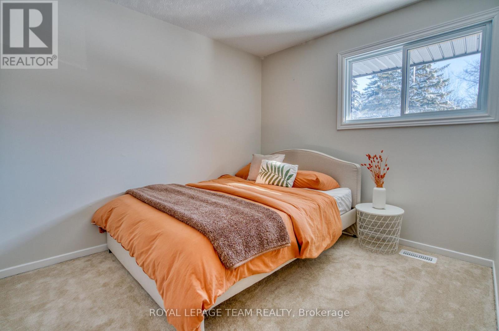 Secondary bedroom