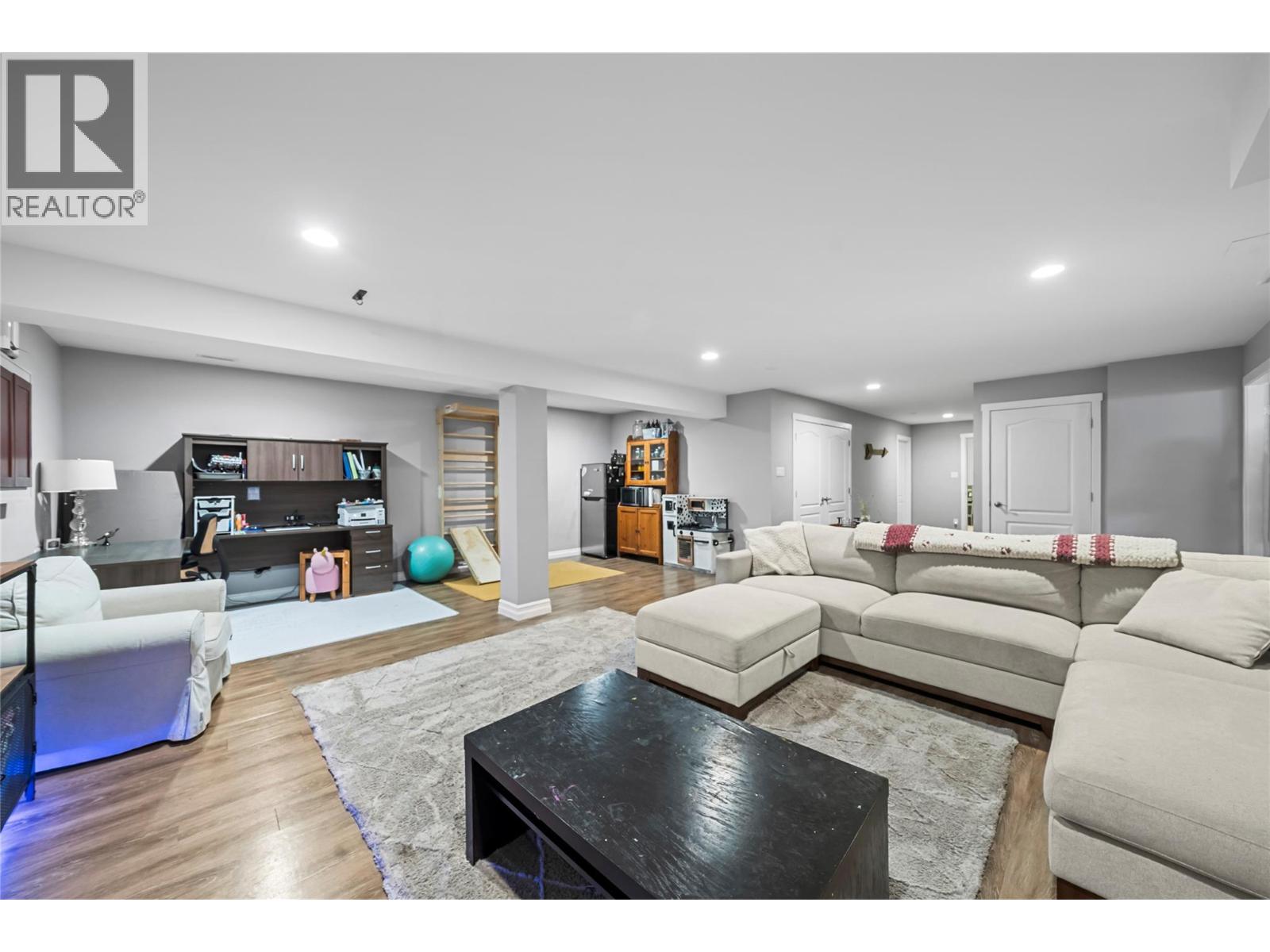 2635 Golf View Place, Blind Bay