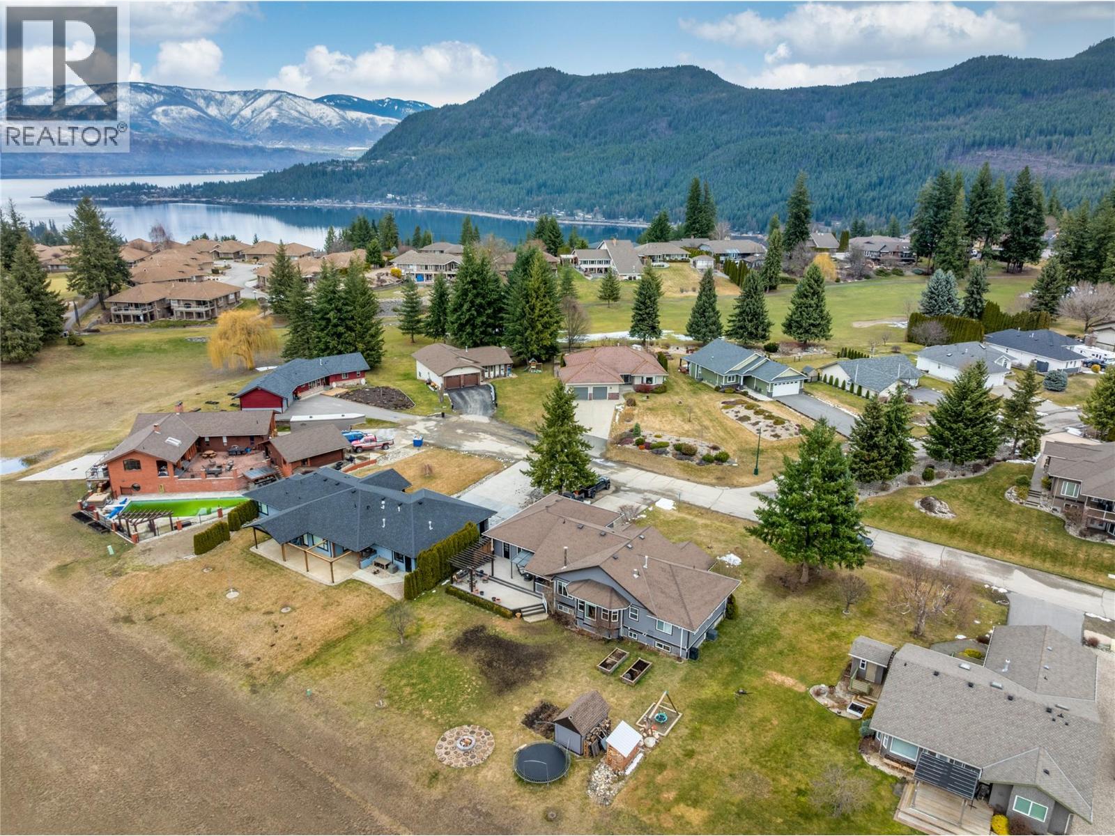 2635 Golf View Place, Blind Bay