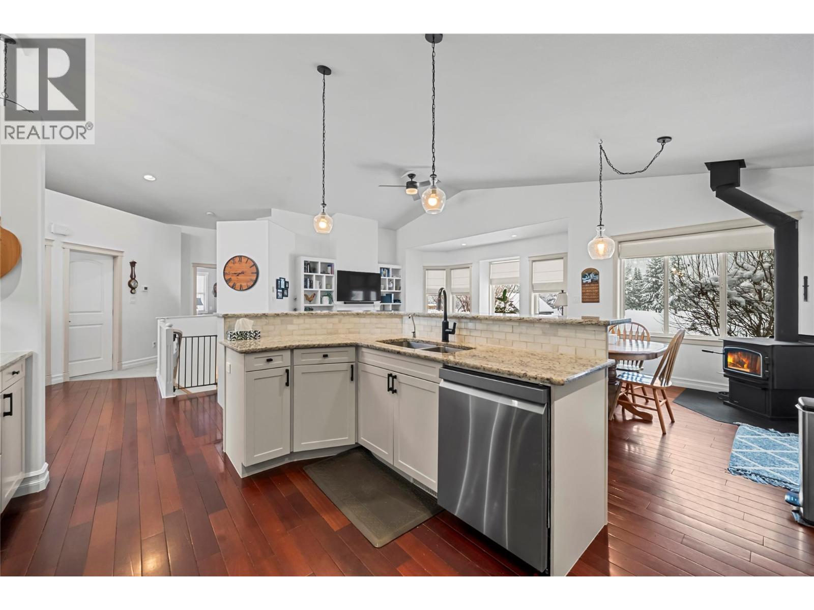 2635 Golf View Place, Blind Bay