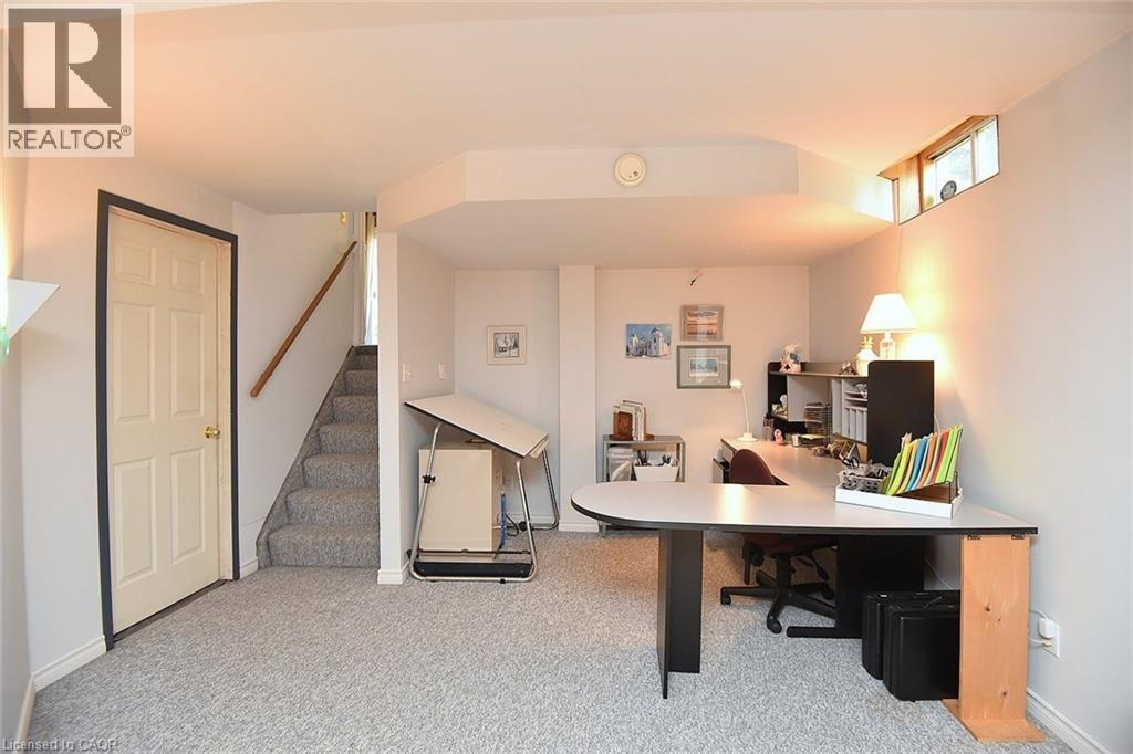 2 NOVOCO Drive - 33