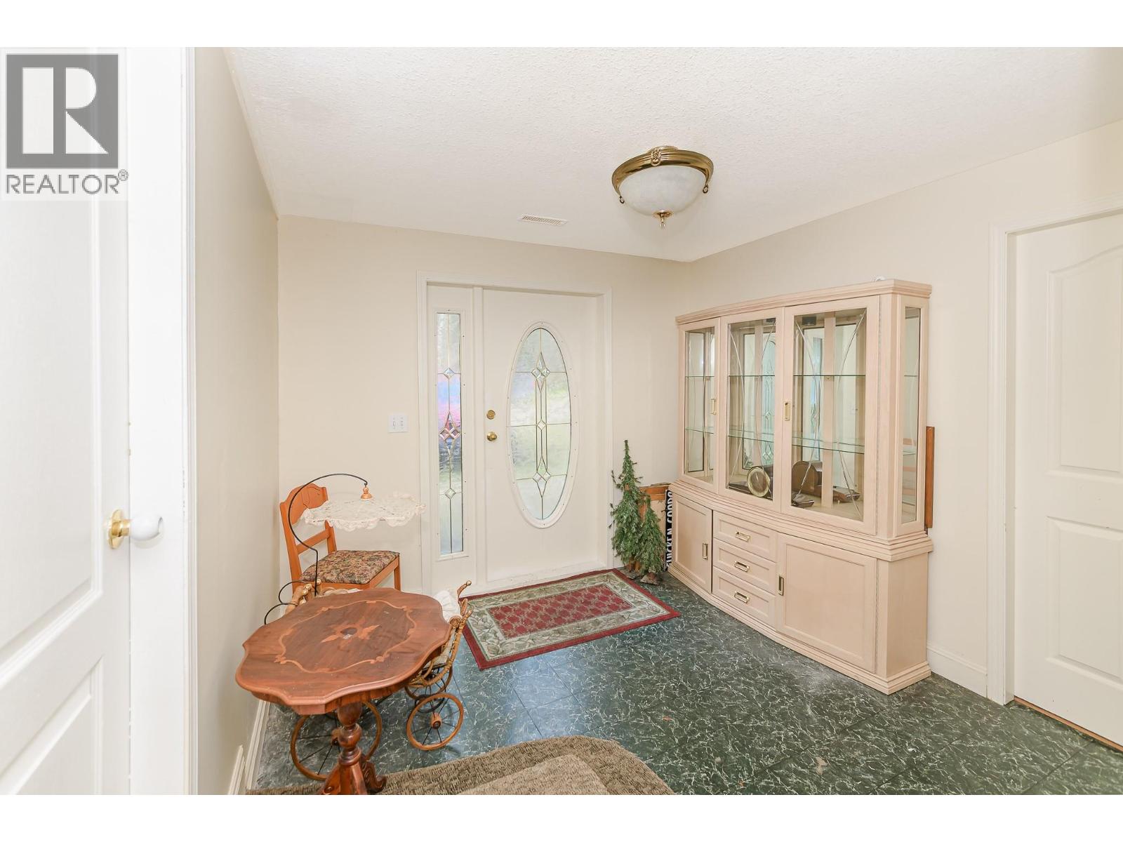 4850 Foothill Road SW, Salmon Arm