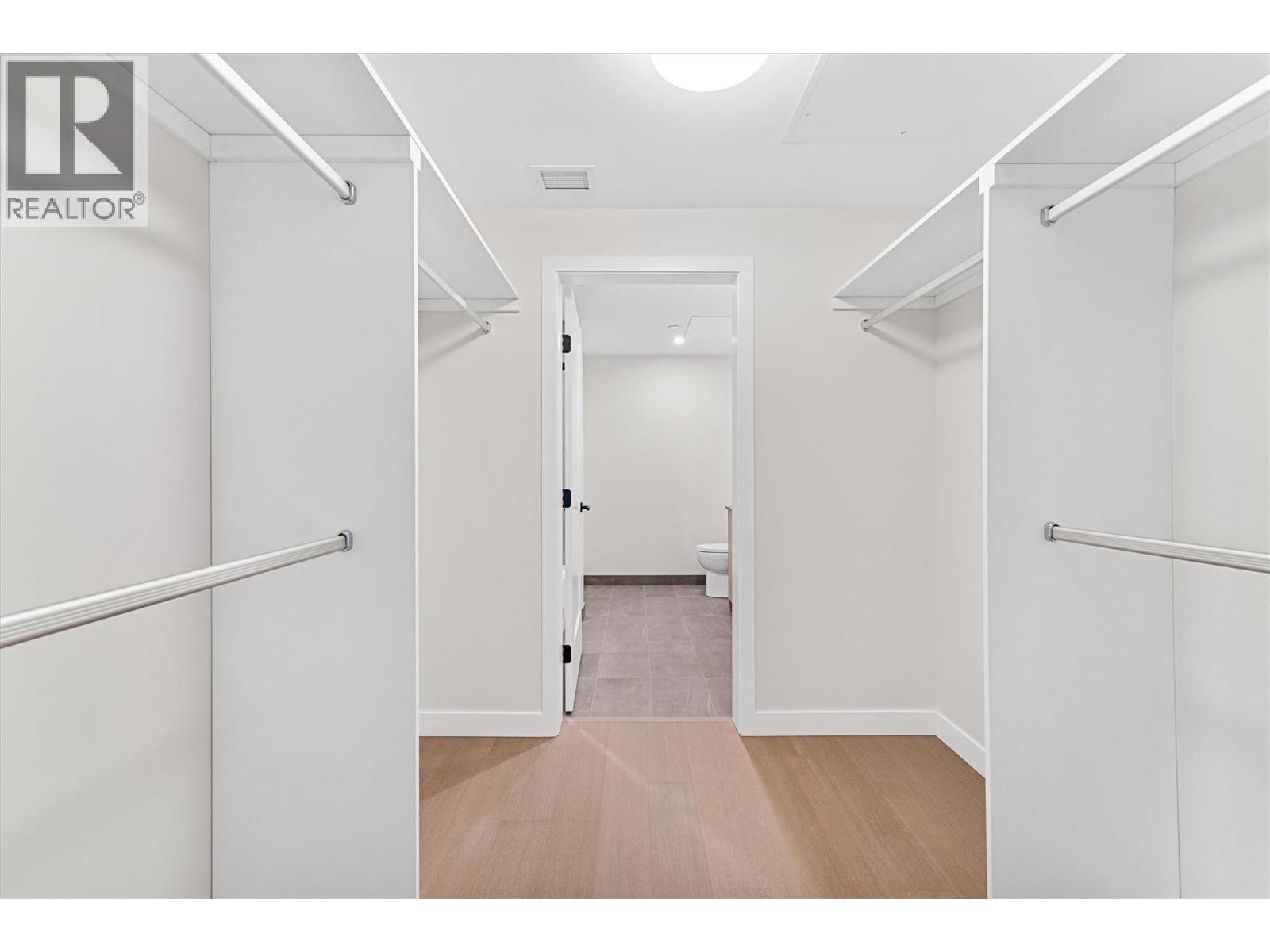 202 9654 Benchland Road, Lake Country