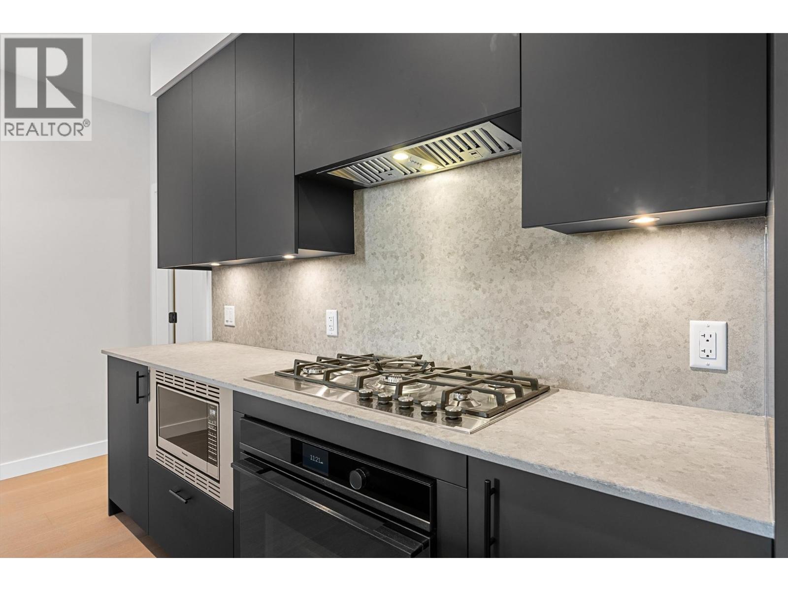 202 9654 Benchland Road, Lake Country