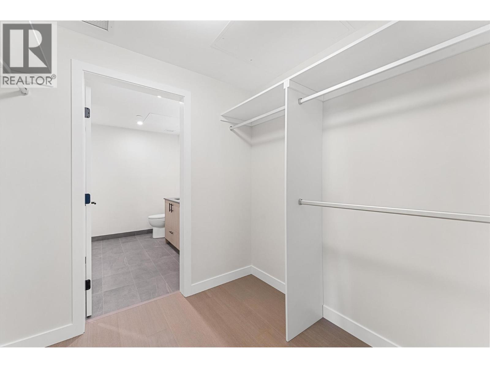 202 9654 Benchland Road, Lake Country