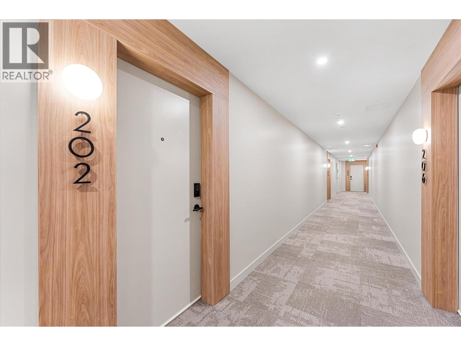 202 9654 Benchland Road, Lake Country