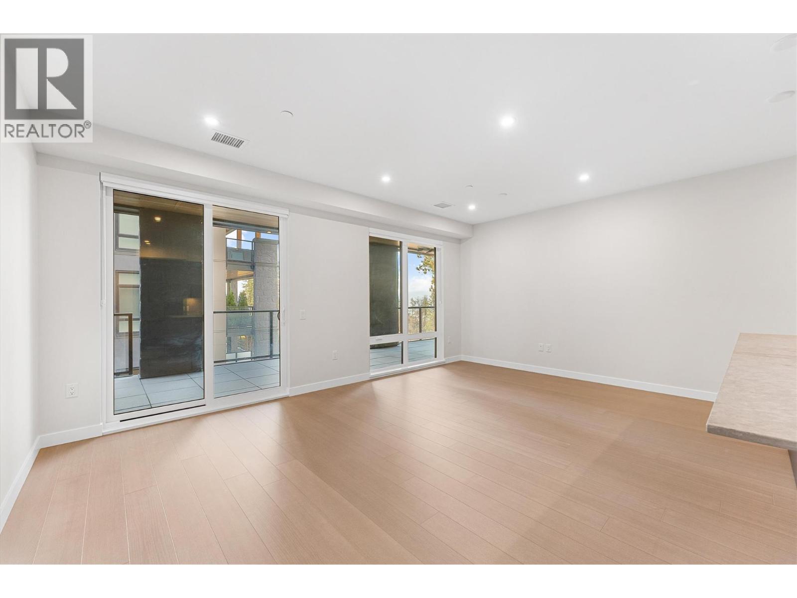 202 9654 Benchland Road, Lake Country