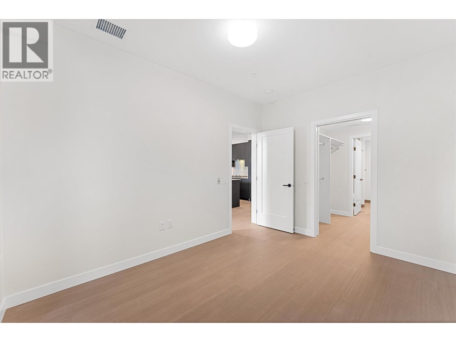 202 9654 Benchland Road, Lake Country