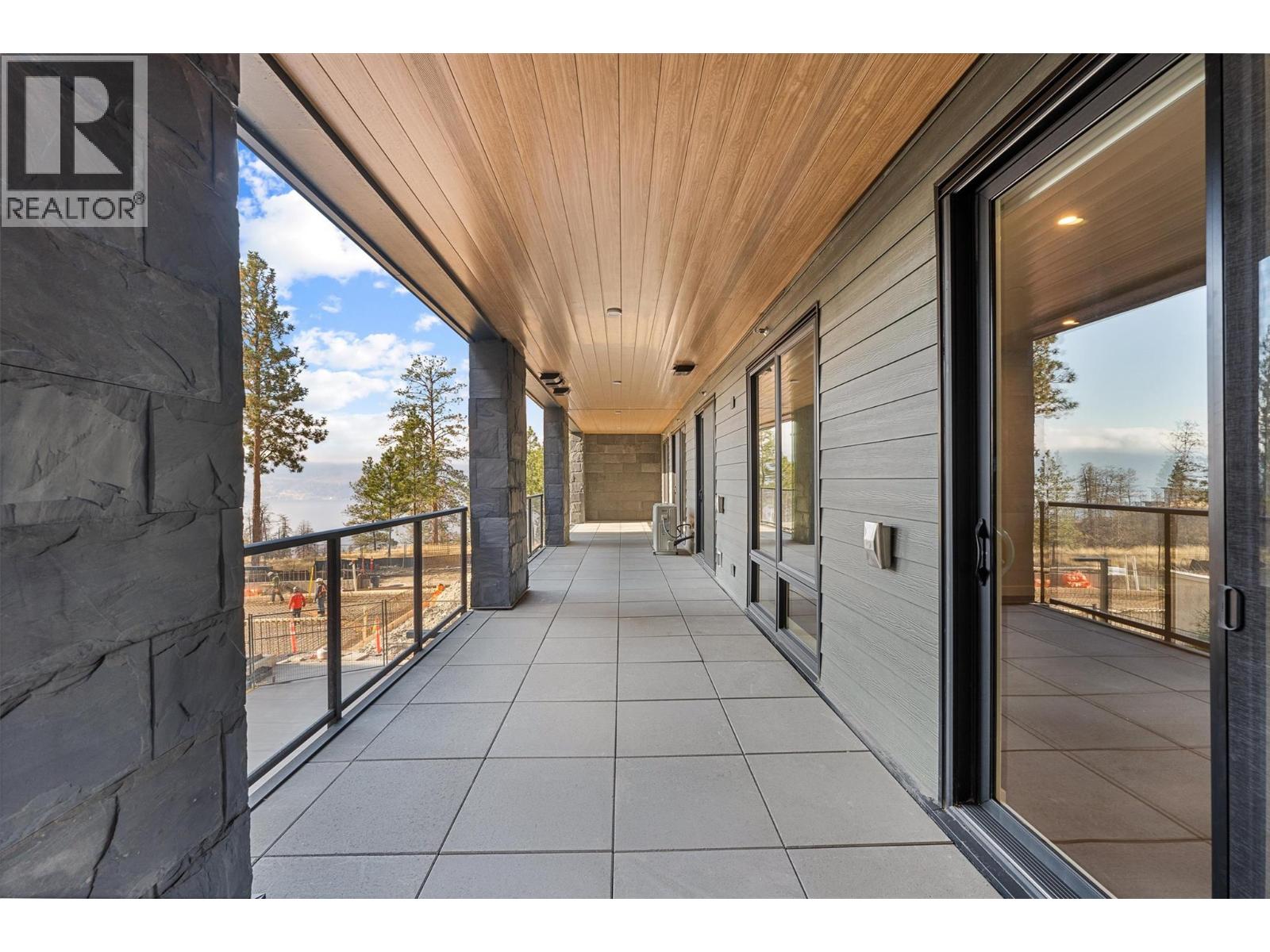 202 9654 Benchland Road, Lake Country