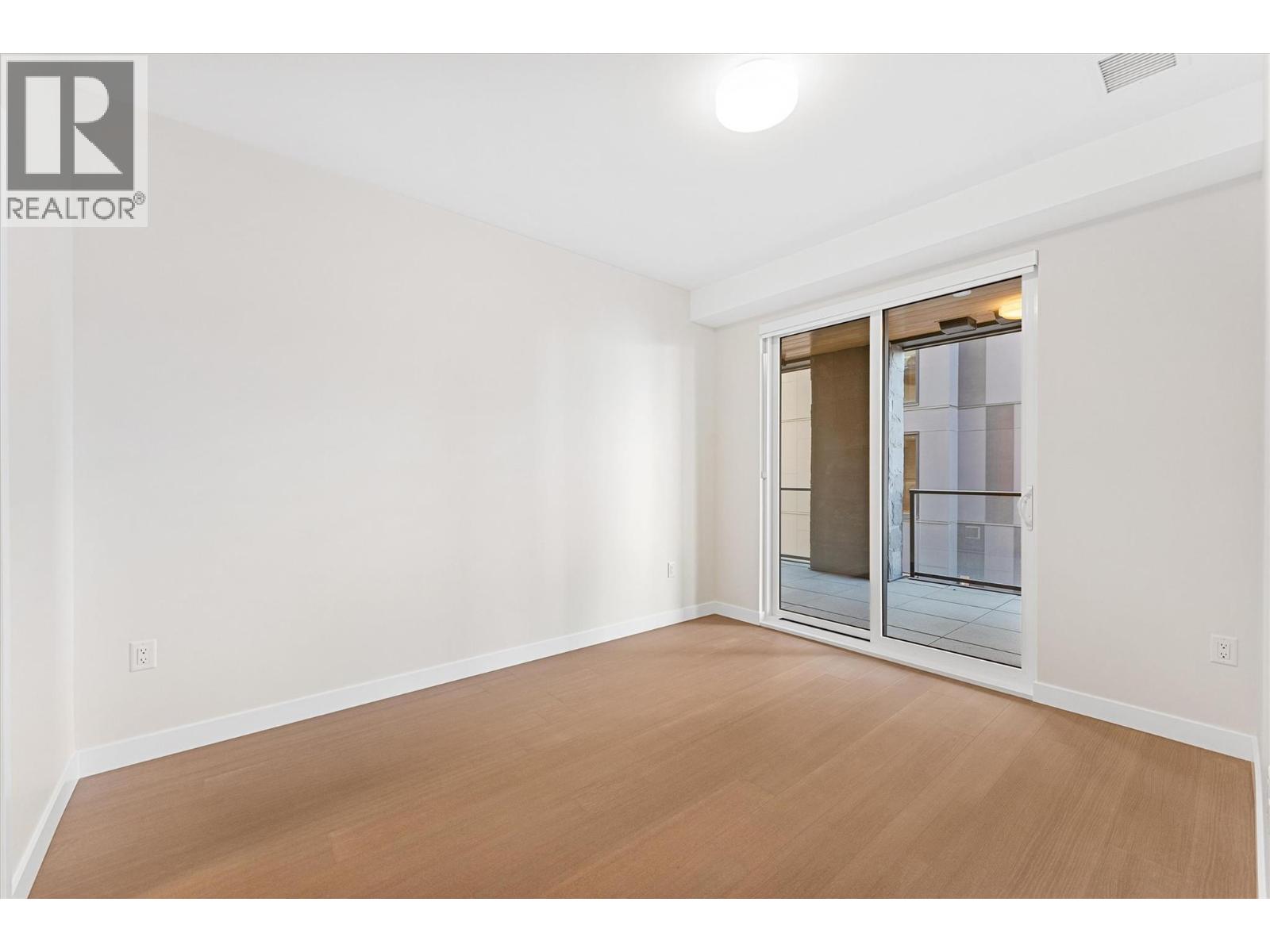 202 9654 Benchland Road, Lake Country