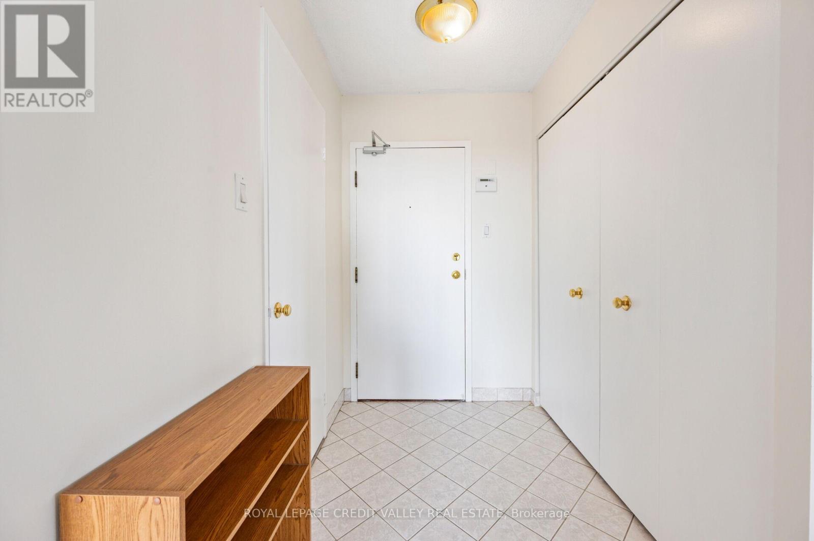 #1012 26 HANOVER ROAD - 10
