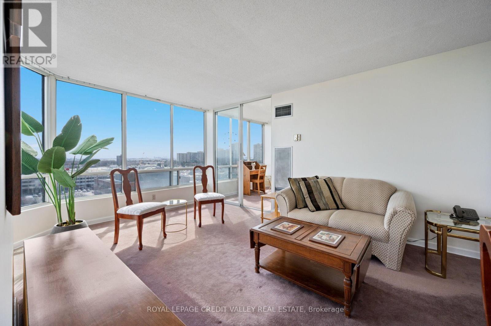 #1012 26 HANOVER ROAD - 13