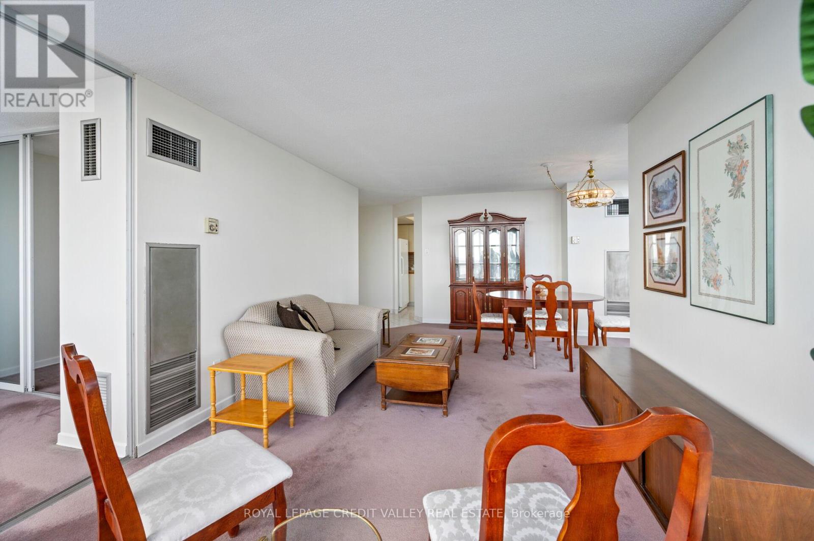 #1012 26 HANOVER ROAD - 15