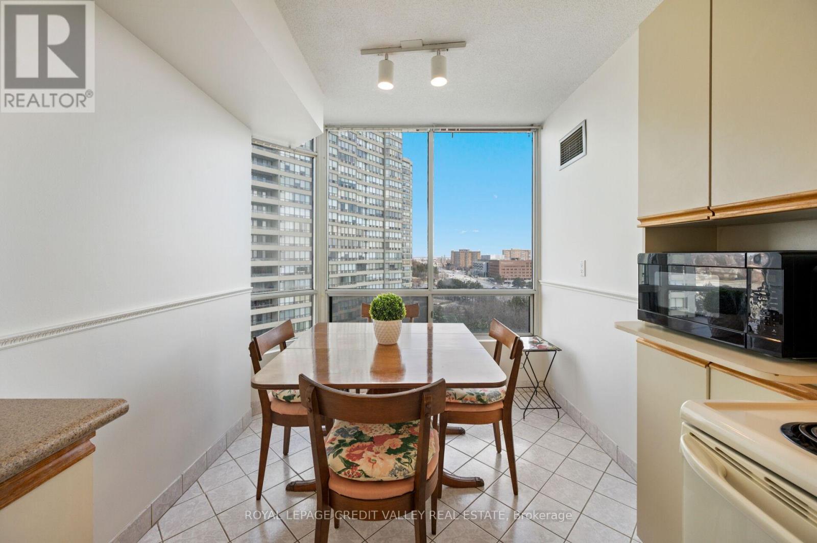 #1012 26 HANOVER ROAD - 24