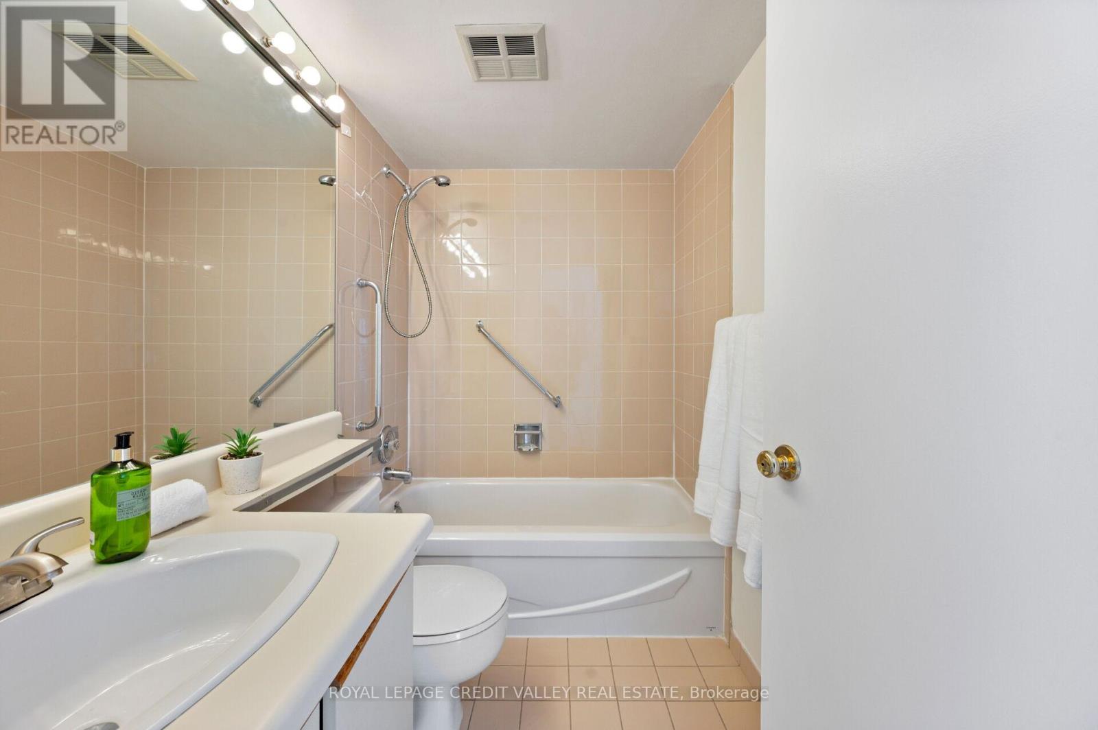 #1012 26 HANOVER ROAD - 26