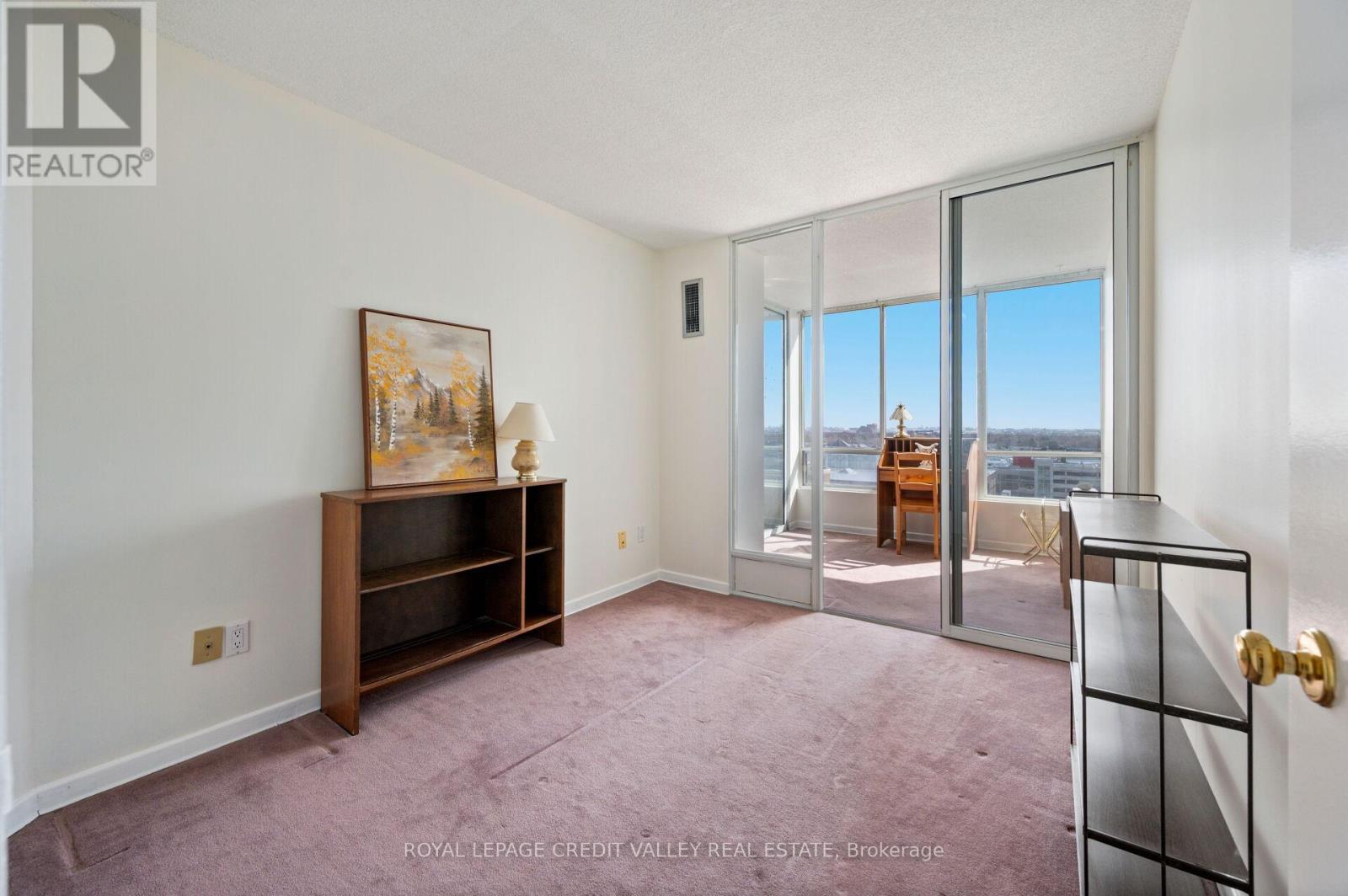 #1012 26 HANOVER ROAD - 30