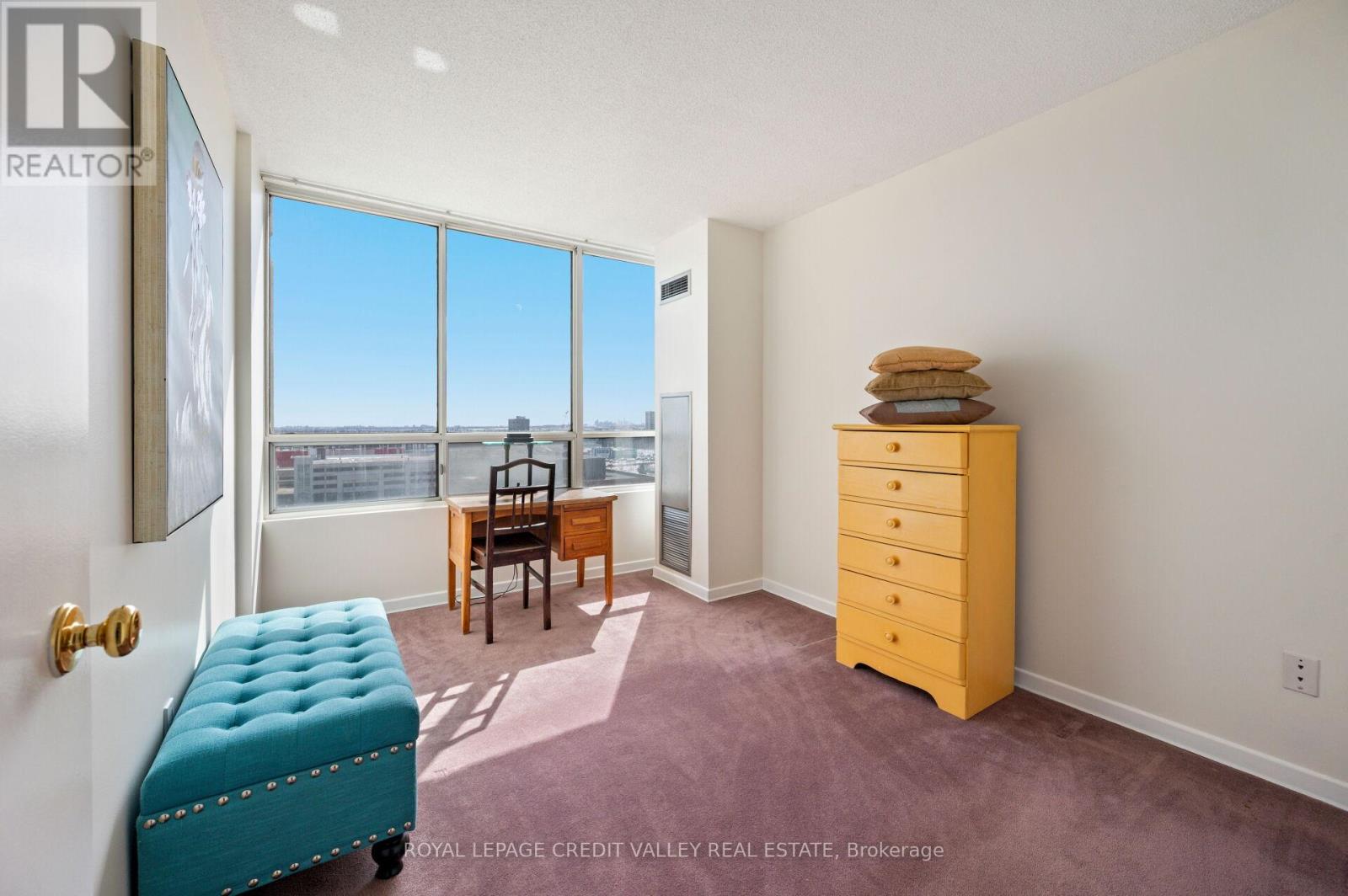 #1012 26 HANOVER ROAD - 36