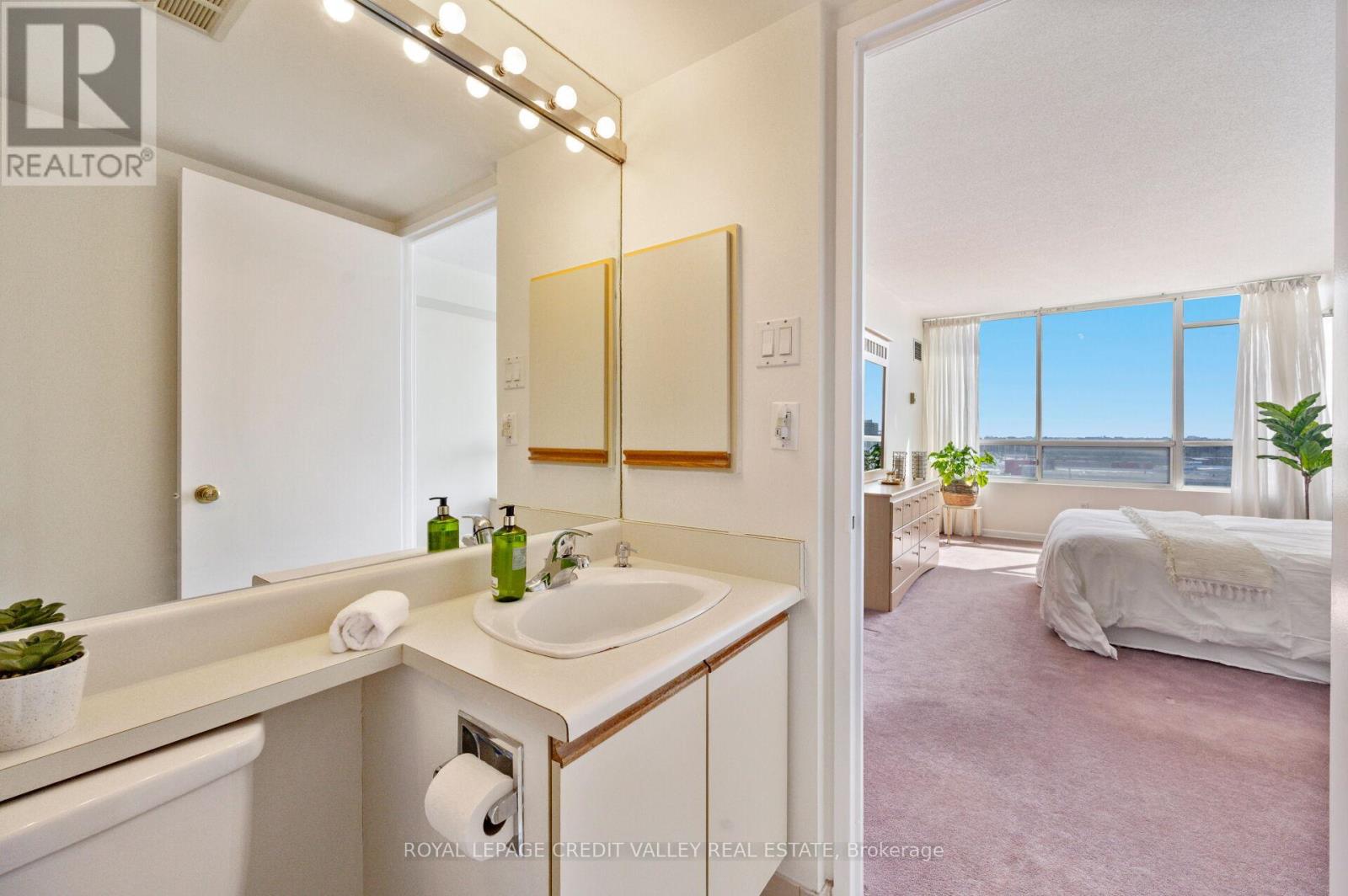 #1012 26 HANOVER ROAD - 45