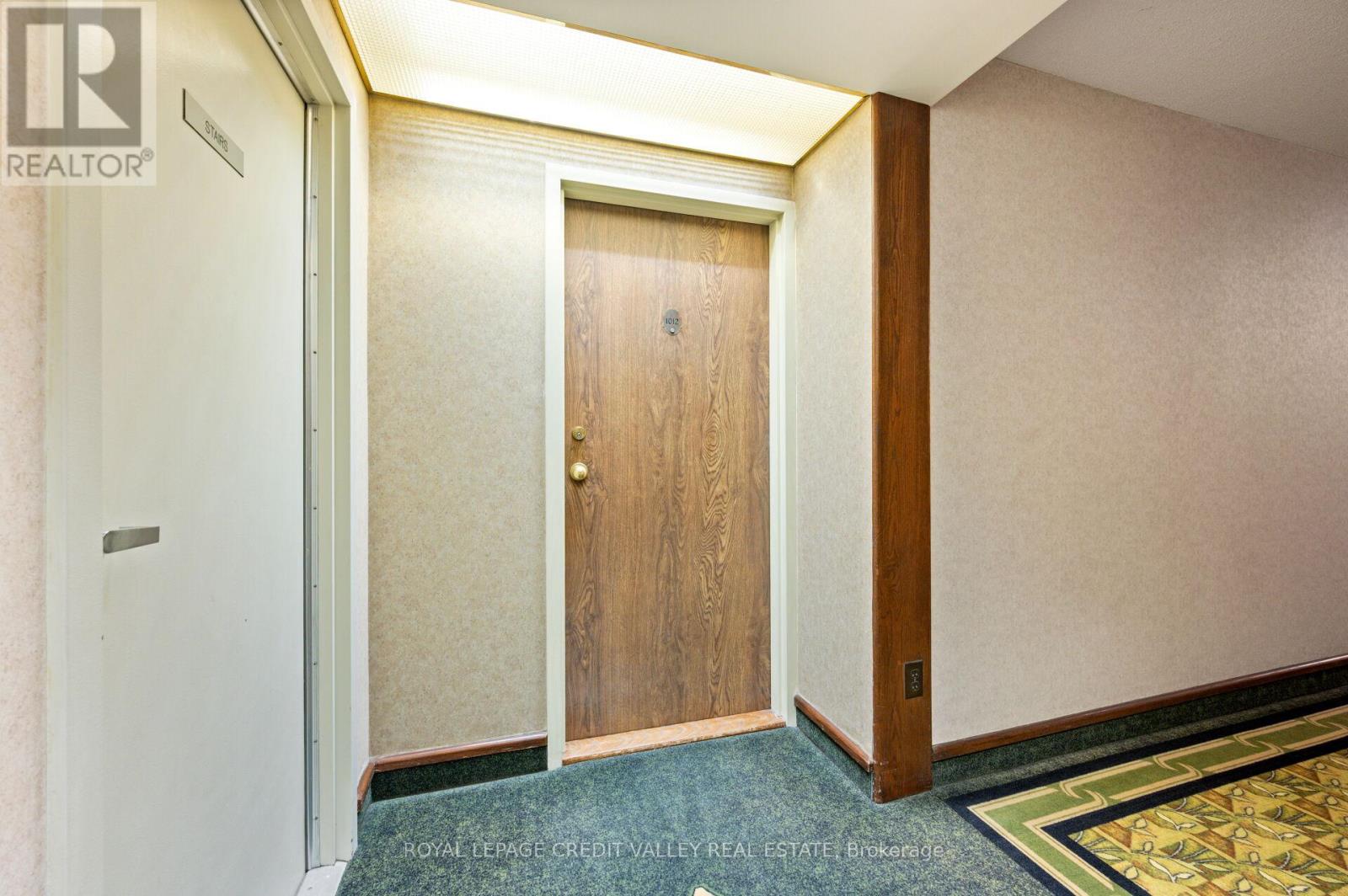 #1012 26 HANOVER ROAD - 8