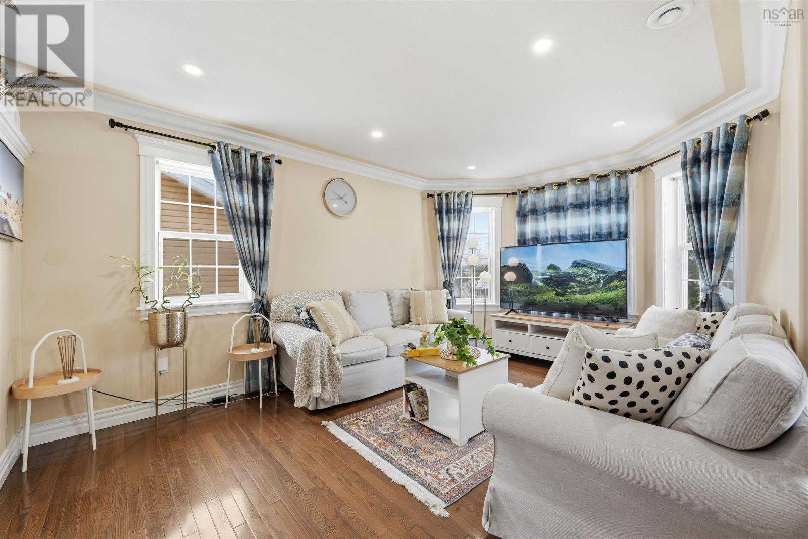 Property 5 of 34 of 15 Feller Court