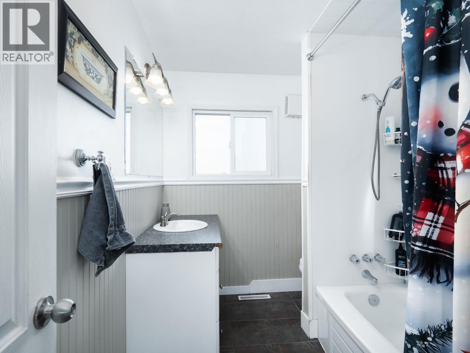 667 EWERT STREET - 15