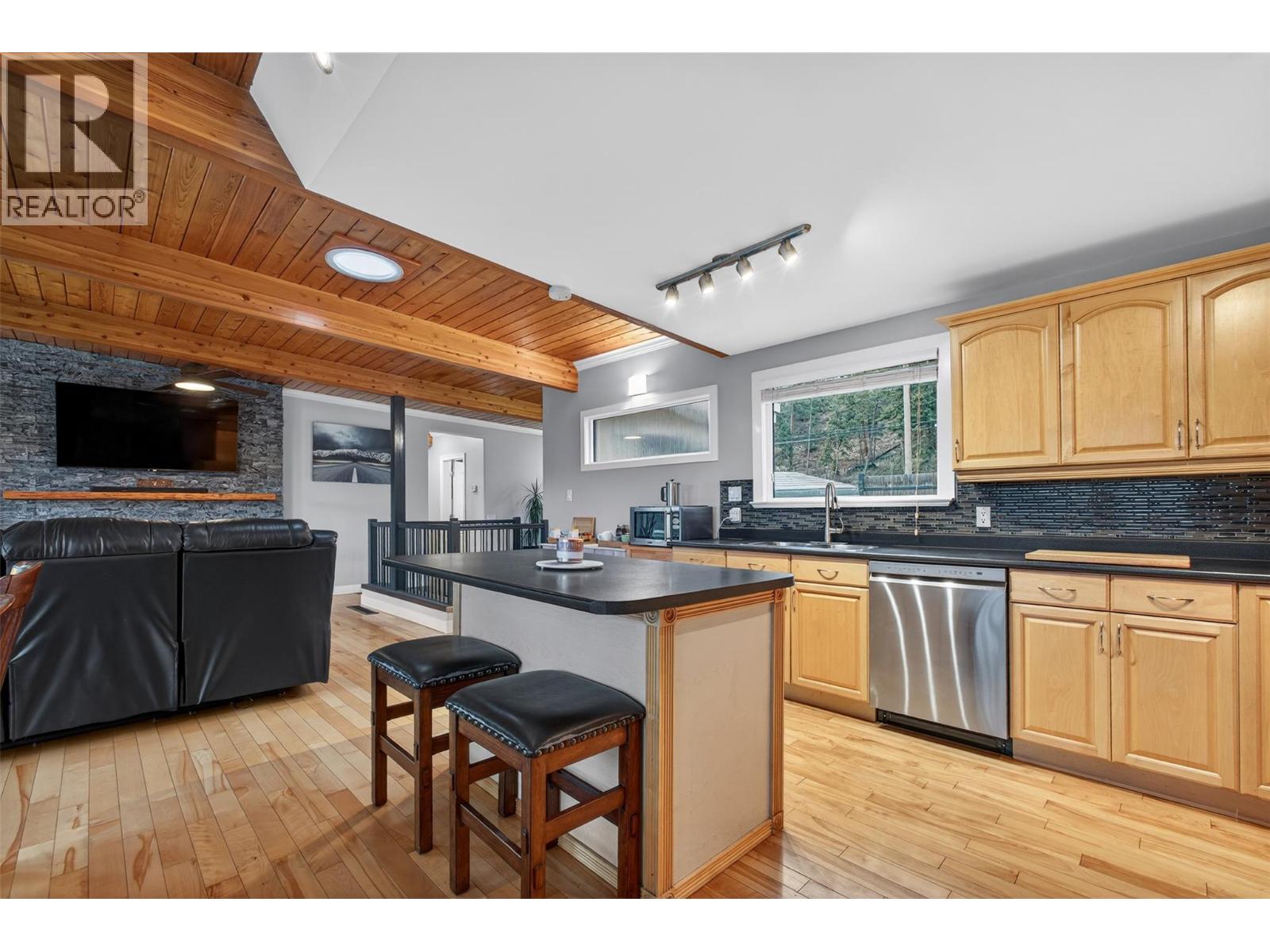 824 Dehart Road, Kelowna