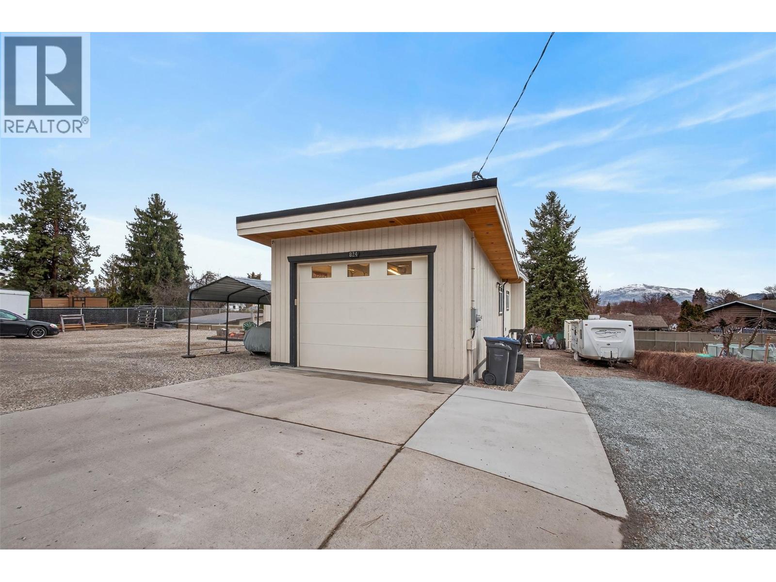 824 Dehart Road, Kelowna