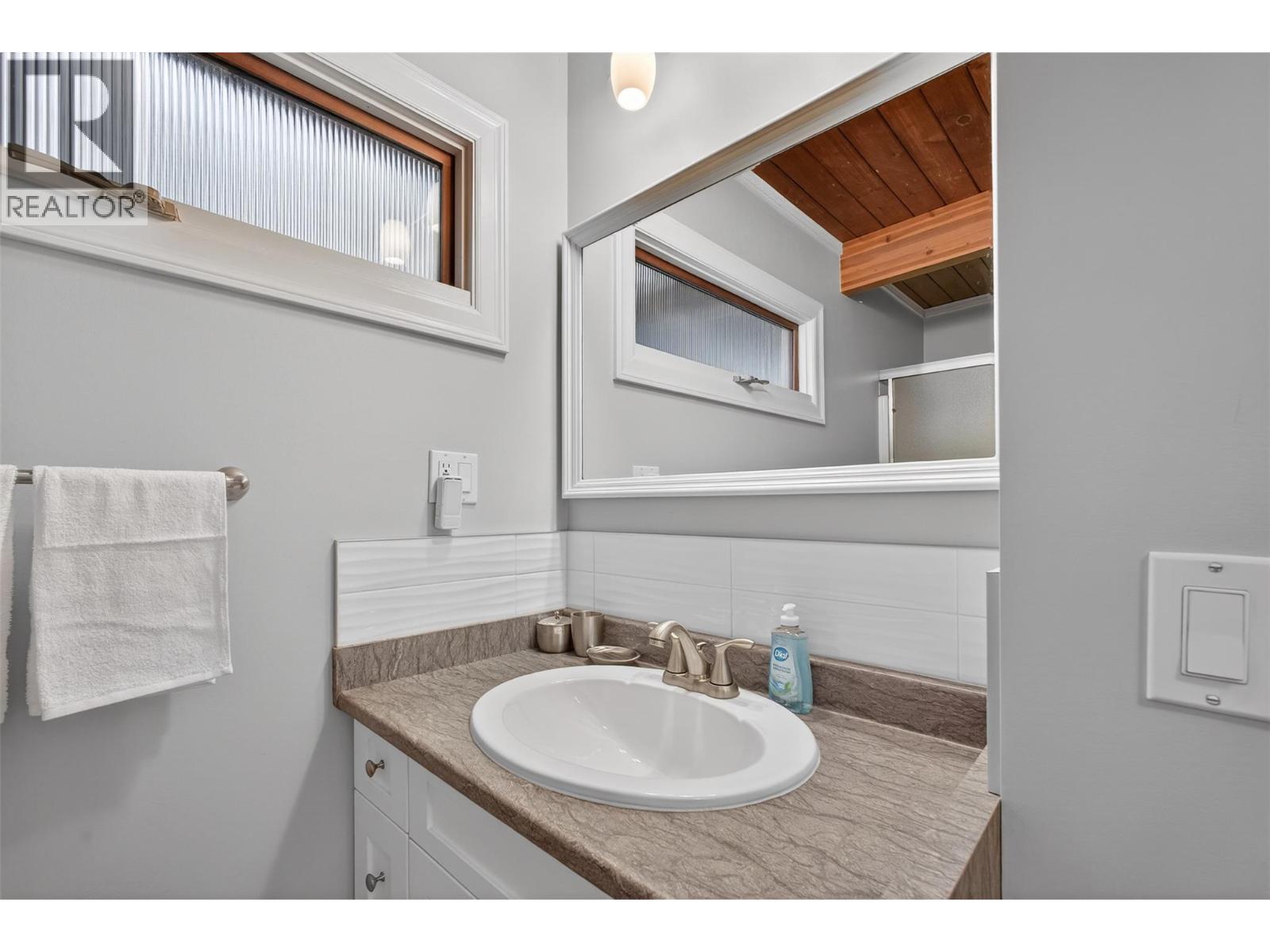 824 Dehart Road, Kelowna