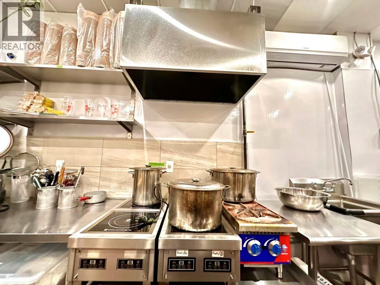 4929 KINGSWAY, Burnaby