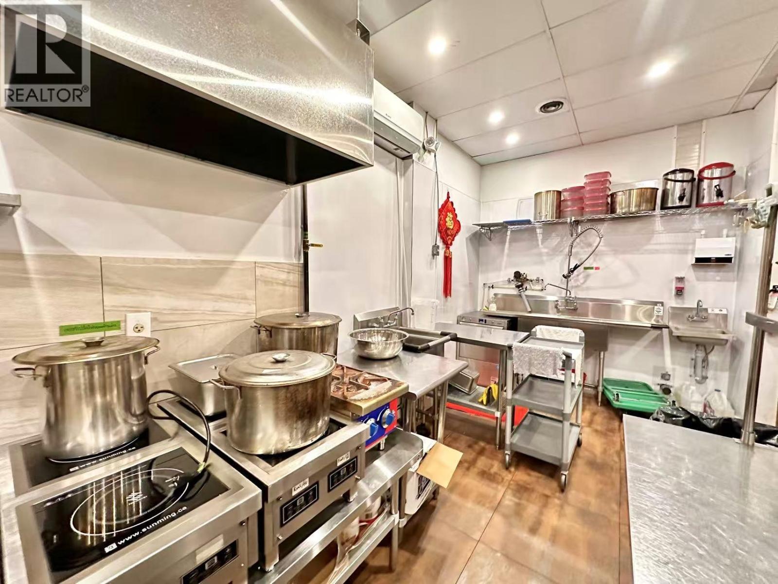 4929 KINGSWAY, Burnaby