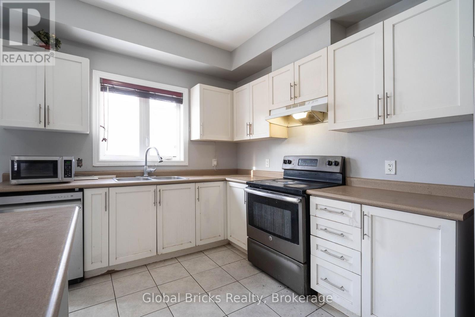 10 Dillon Drive, Brampton, ON photo 14