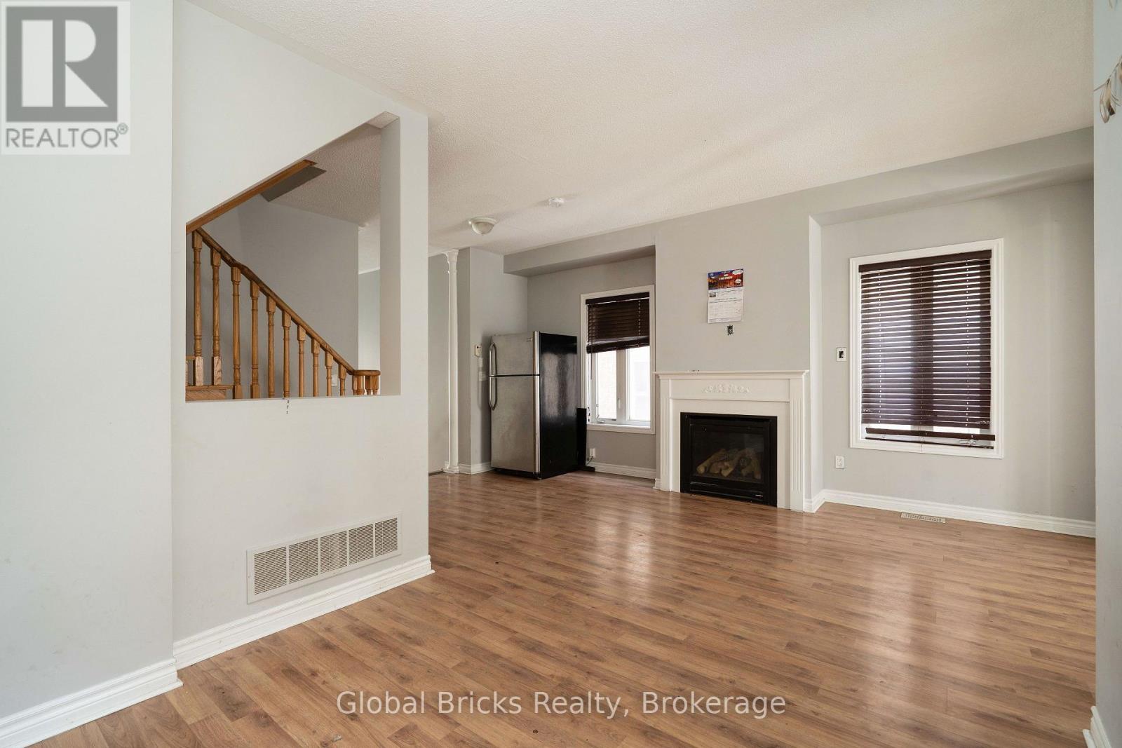 10 Dillon Drive, Brampton, ON photo 9