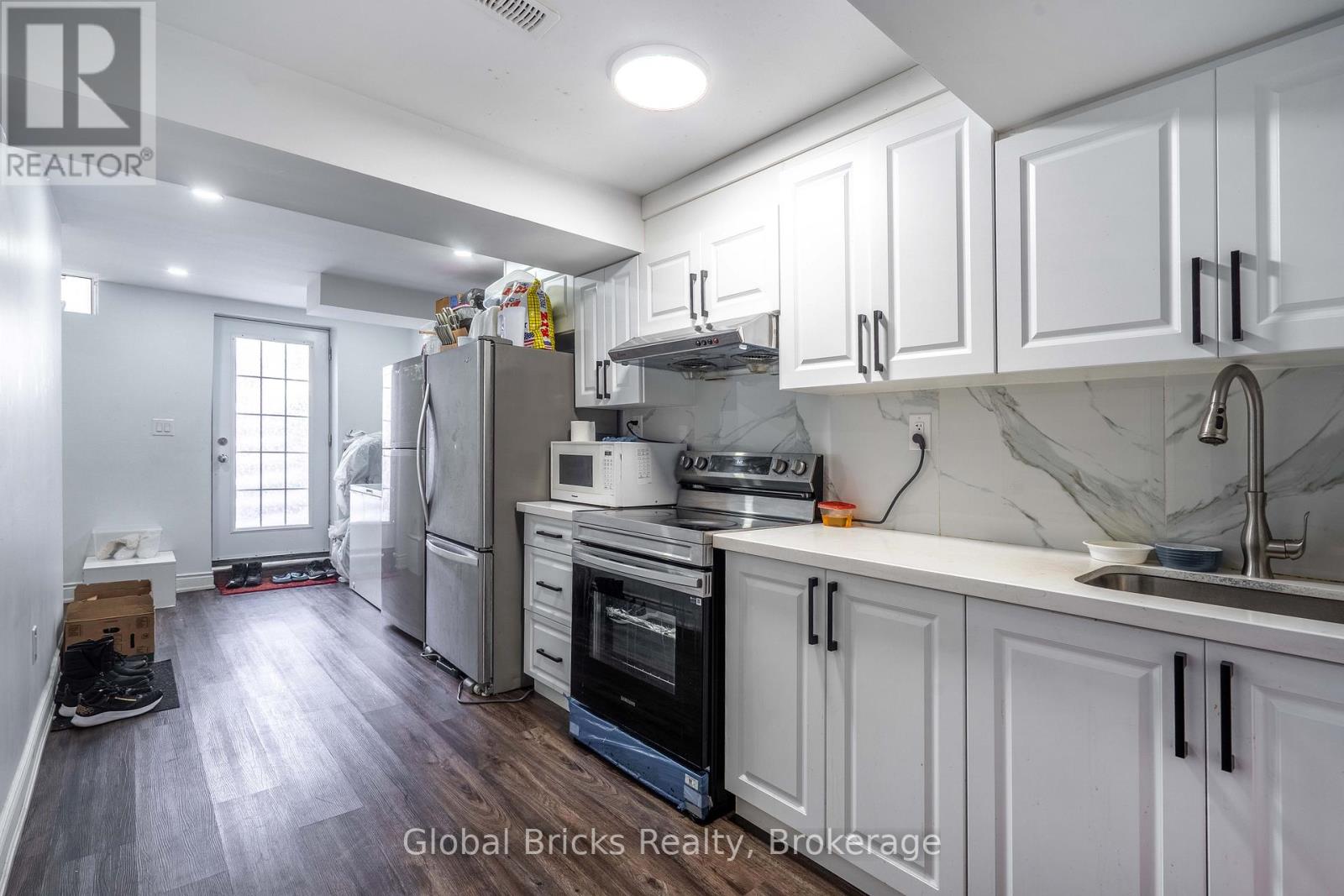 10 Dillon Drive, Brampton, ON photo 32