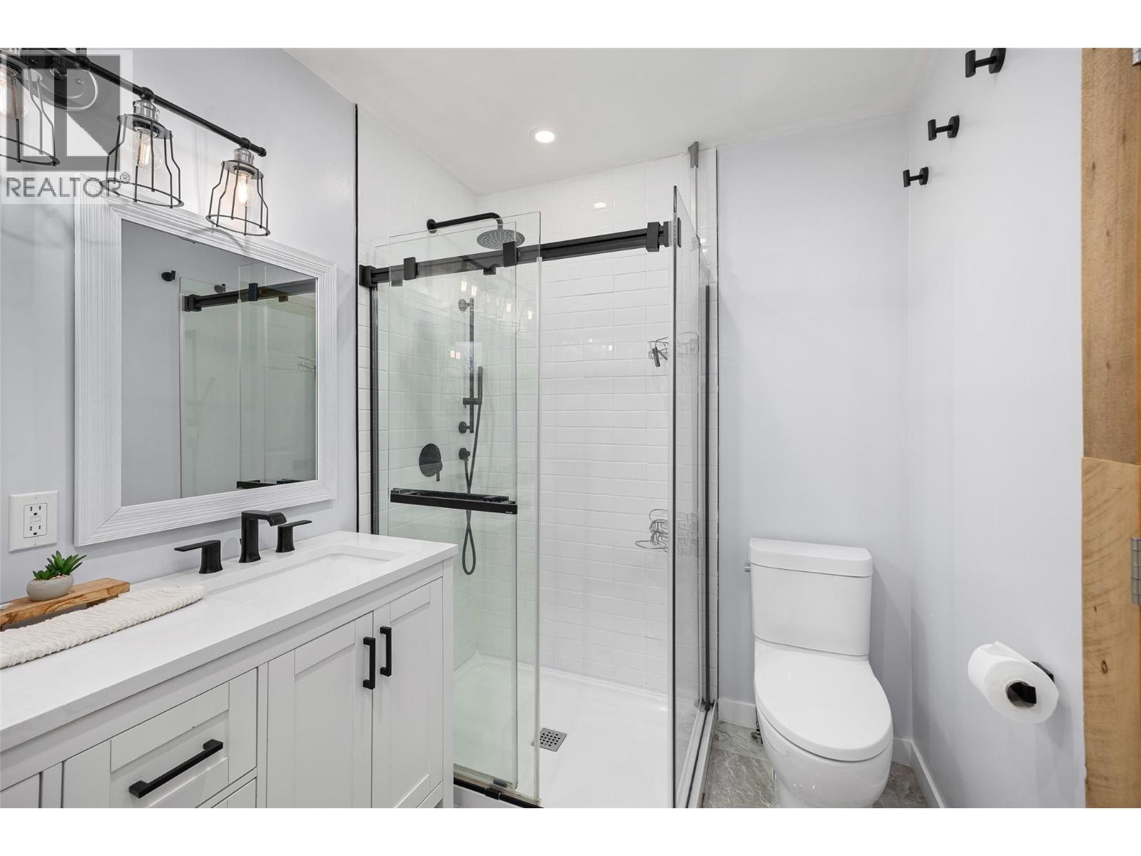 3592 Barney Road, West Kelowna