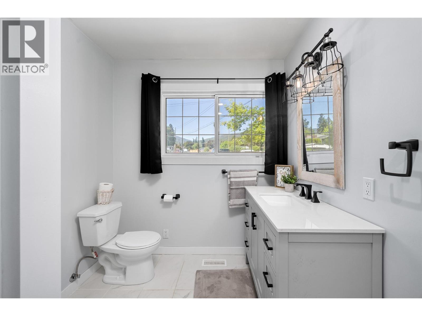 3592 Barney Road, West Kelowna