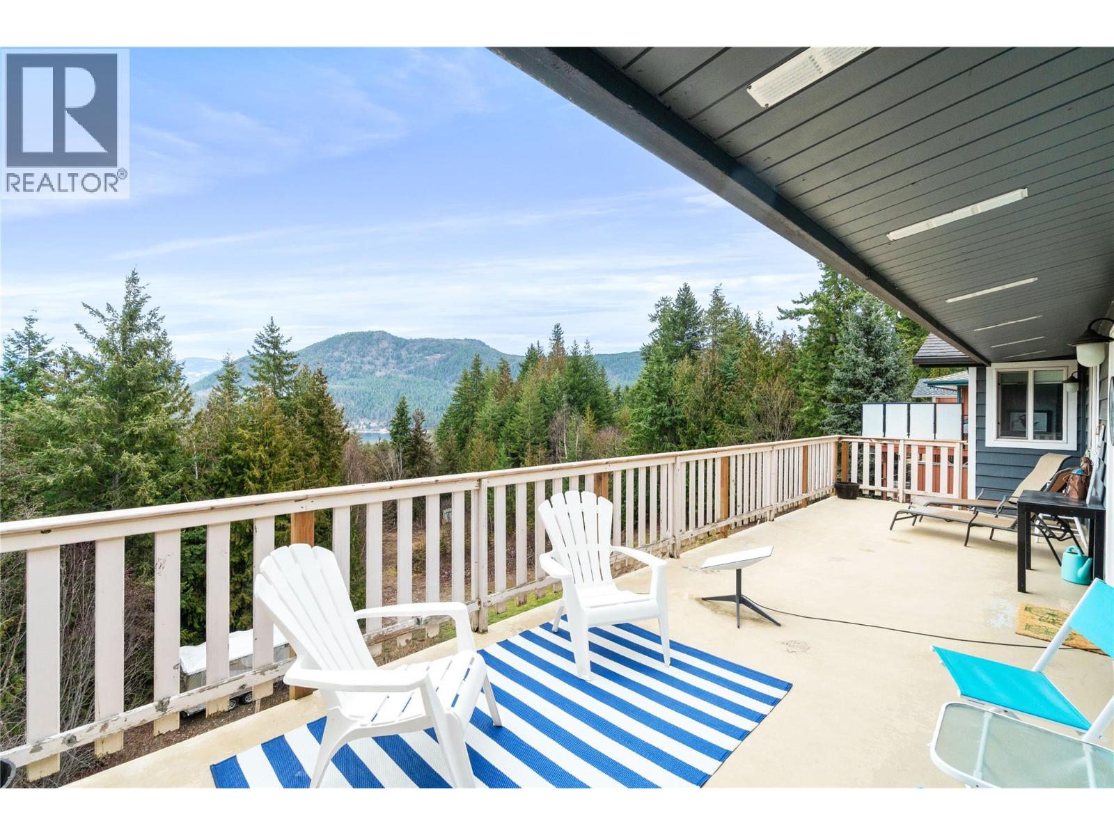 2379 Pleasant Dale Road, Blind Bay