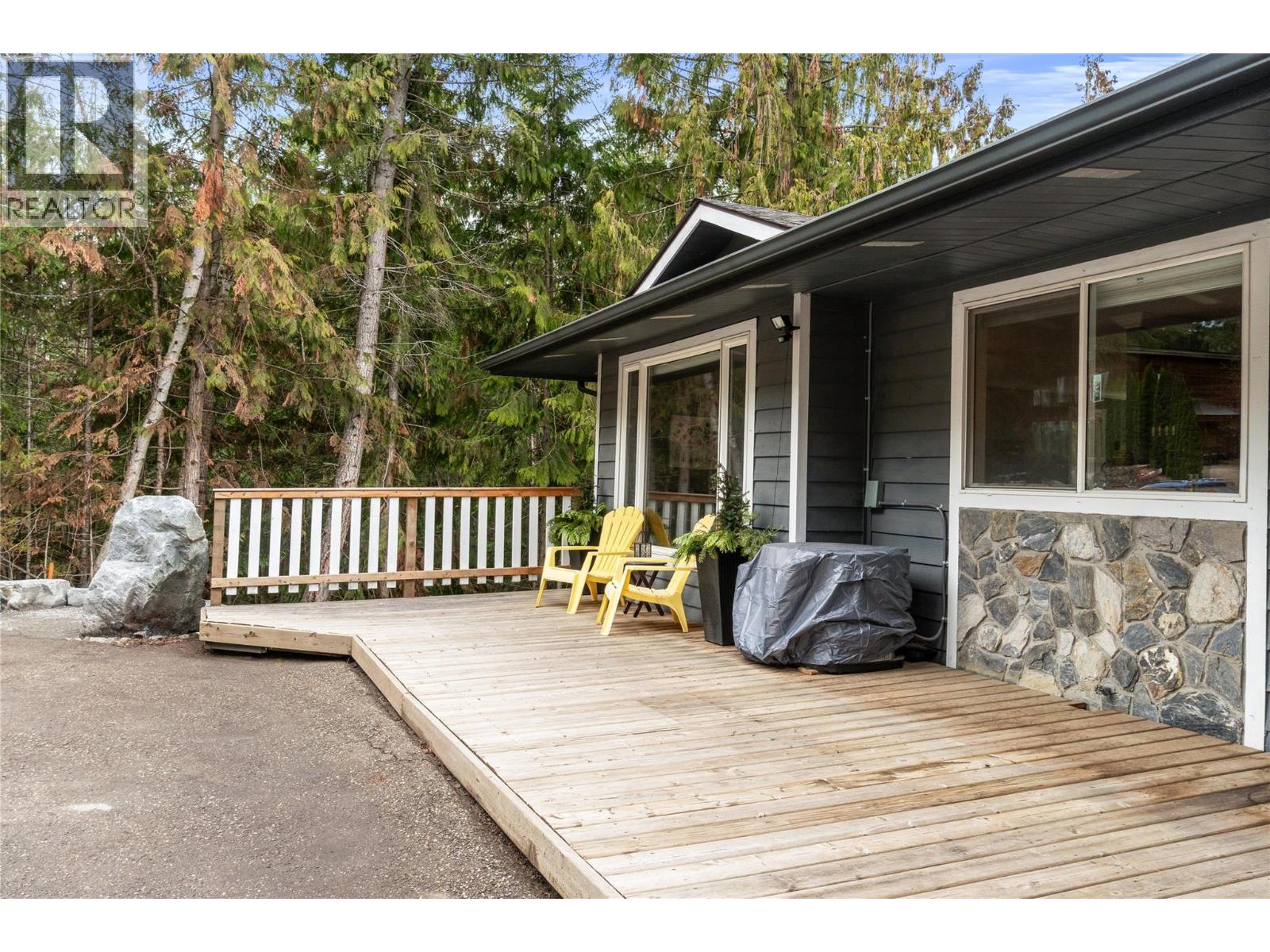 2379 Pleasant Dale Road, Blind Bay