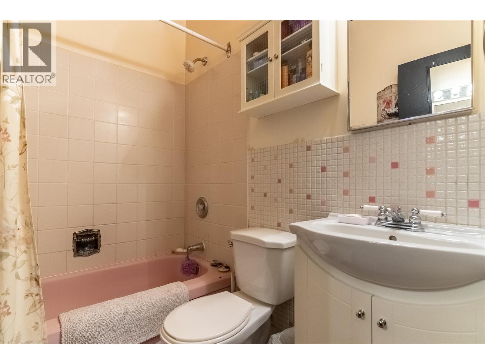 840/842 Collins Road, Cache Creek