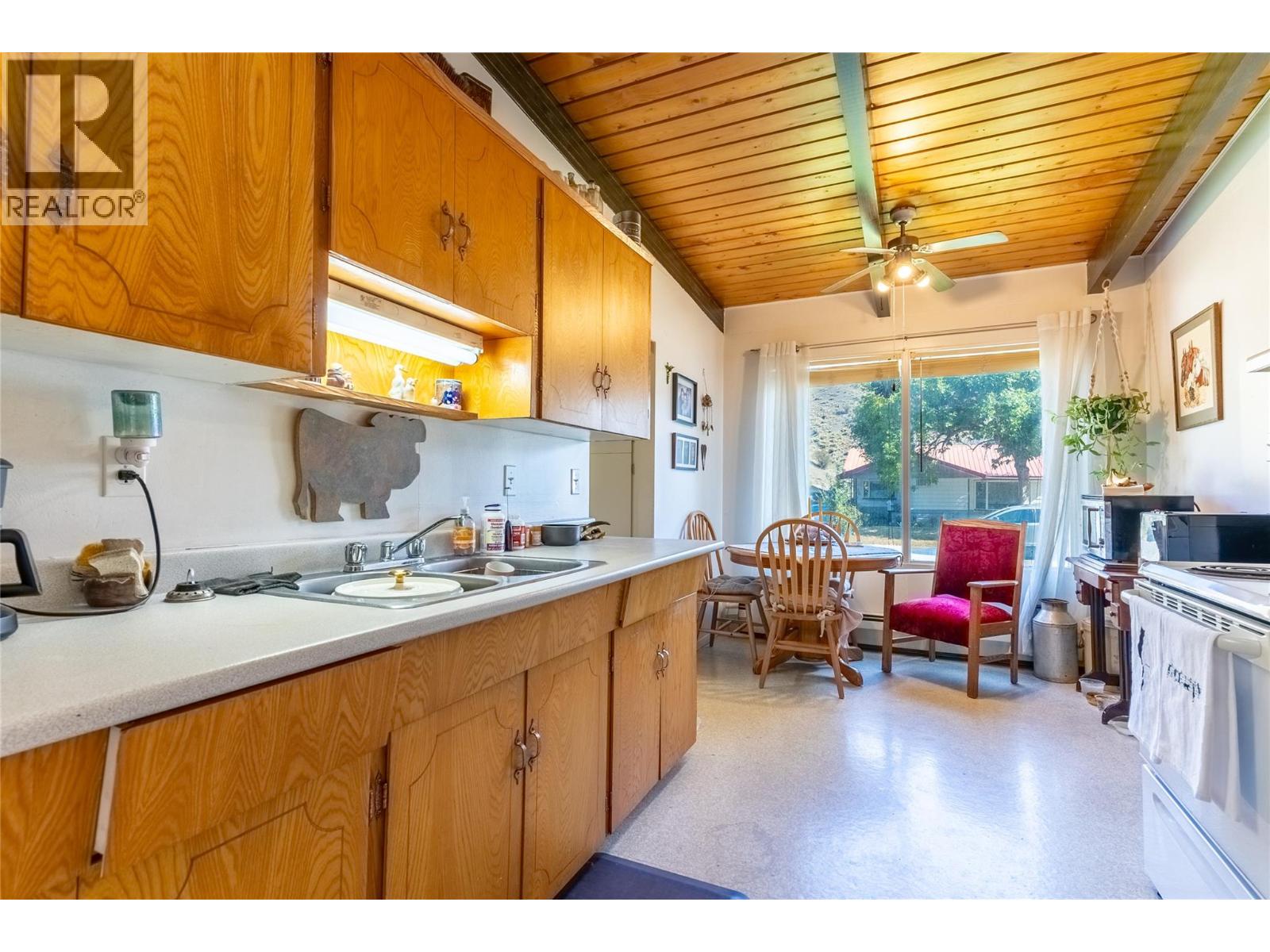 840/842 Collins Road, Cache Creek