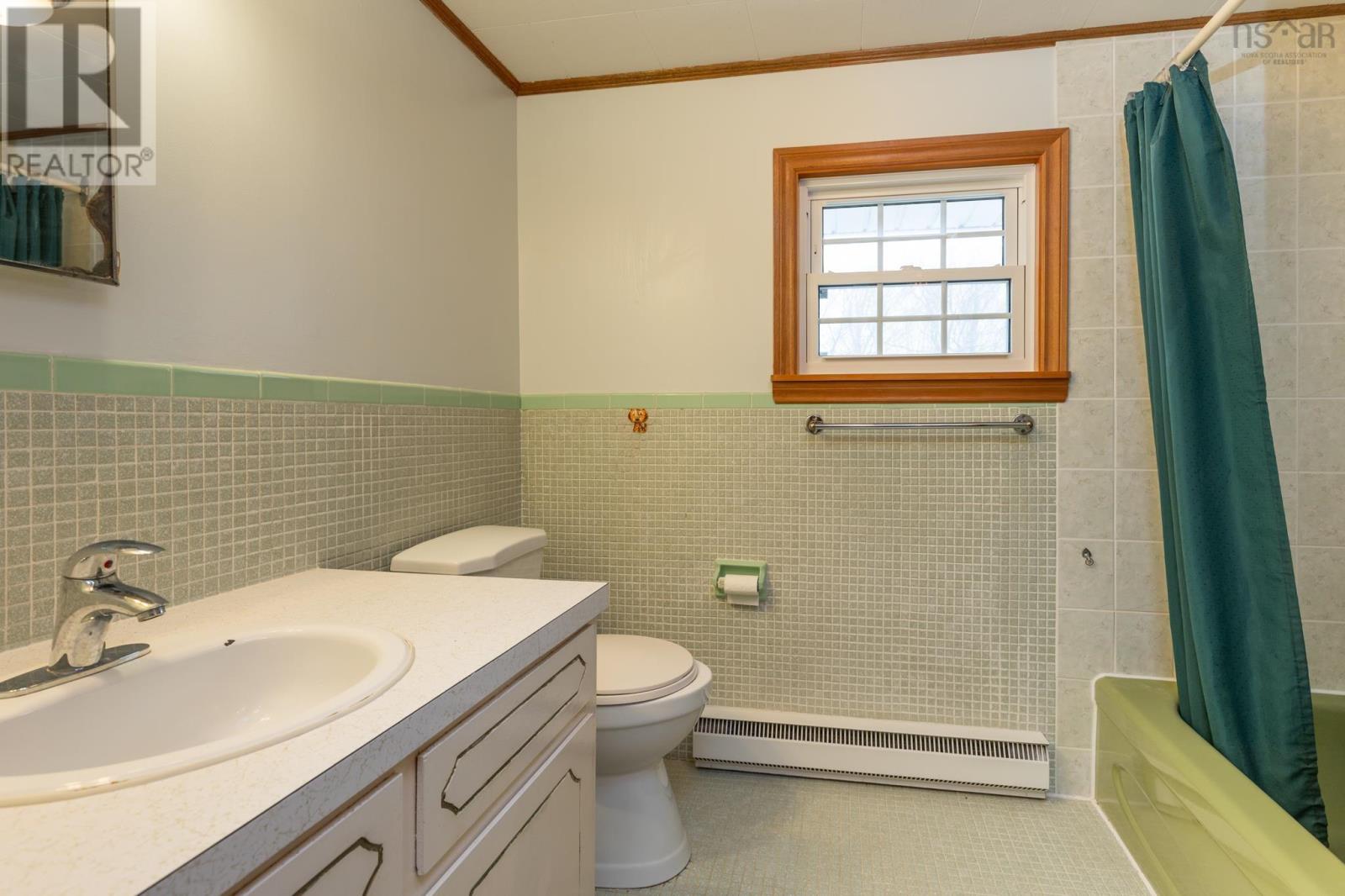 Property 6 of 35 of 72 Huntington Street