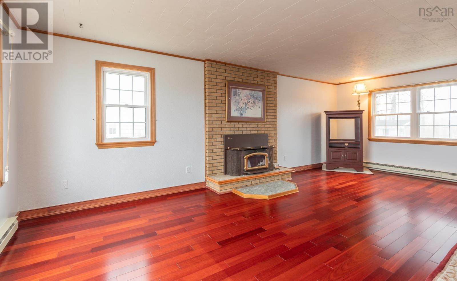 Property 27 of 35 of 72 Huntington Street