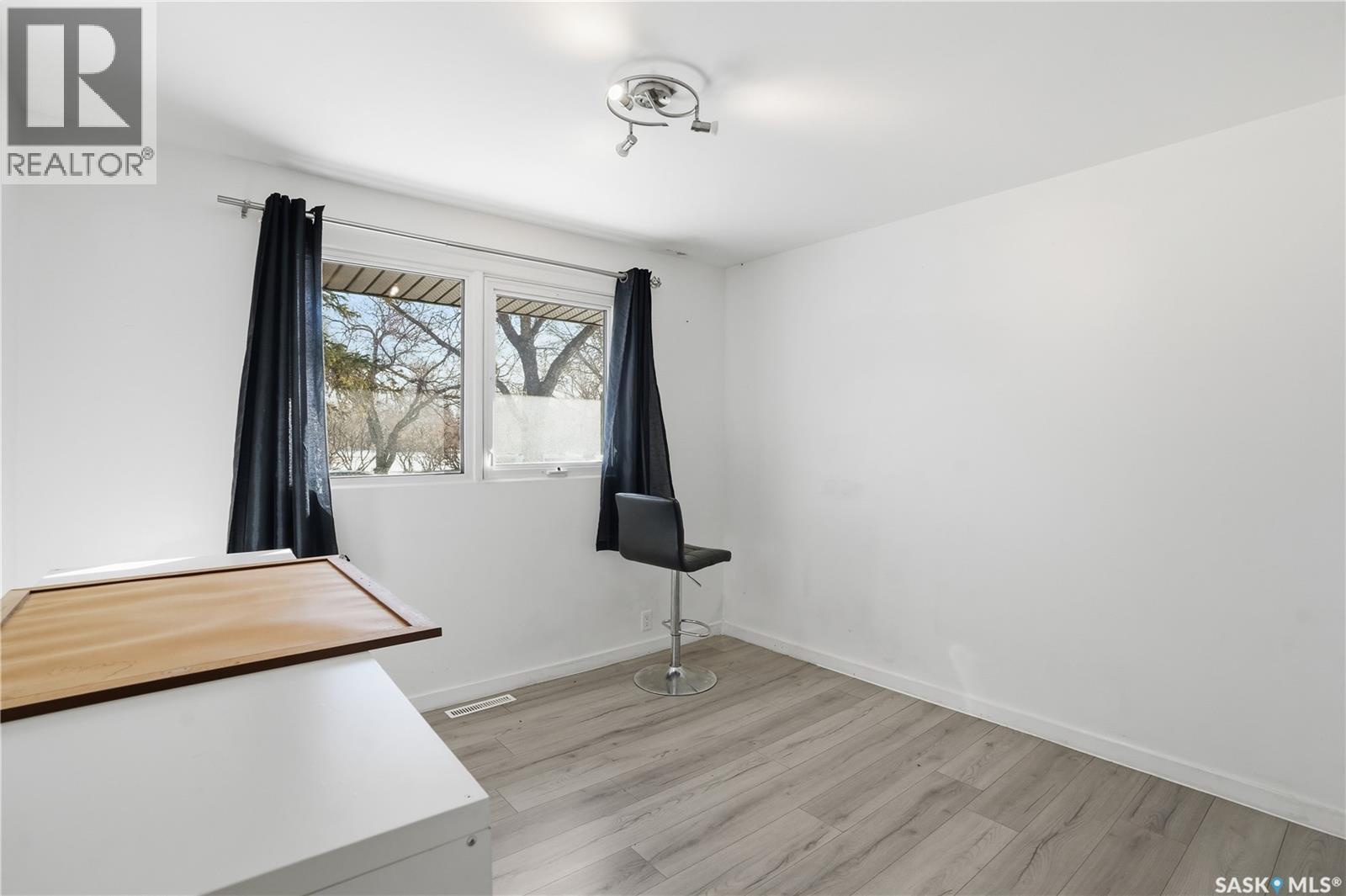 Single Family House Bungalow for Sale in  Aberdeen CRESCENT Regina 