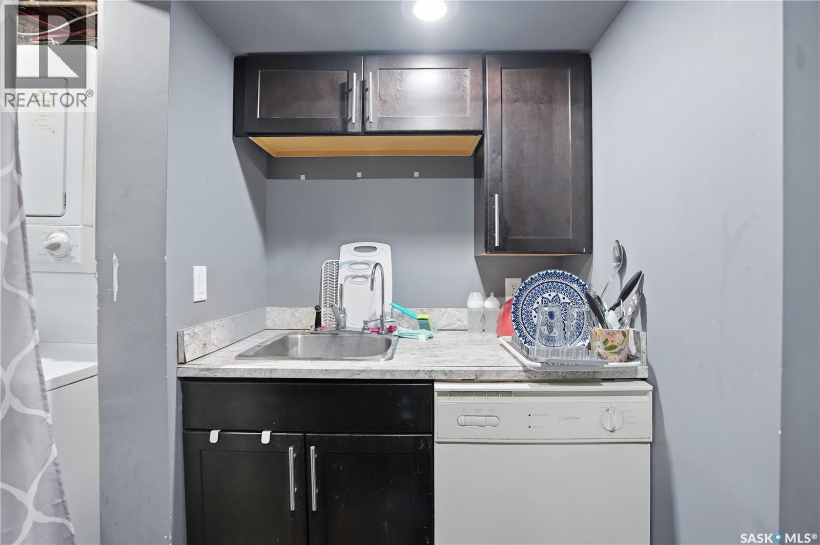 Single Family House Bungalow for Sale in  Aberdeen CRESCENT Regina 