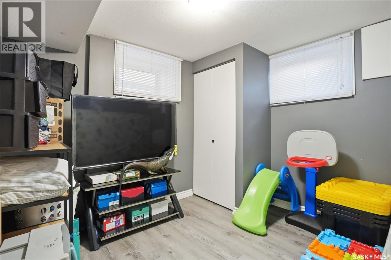 Single Family House Bungalow for Sale in  Aberdeen CRESCENT Regina 